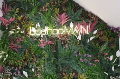 Biophilic Design Combined with Neon Art