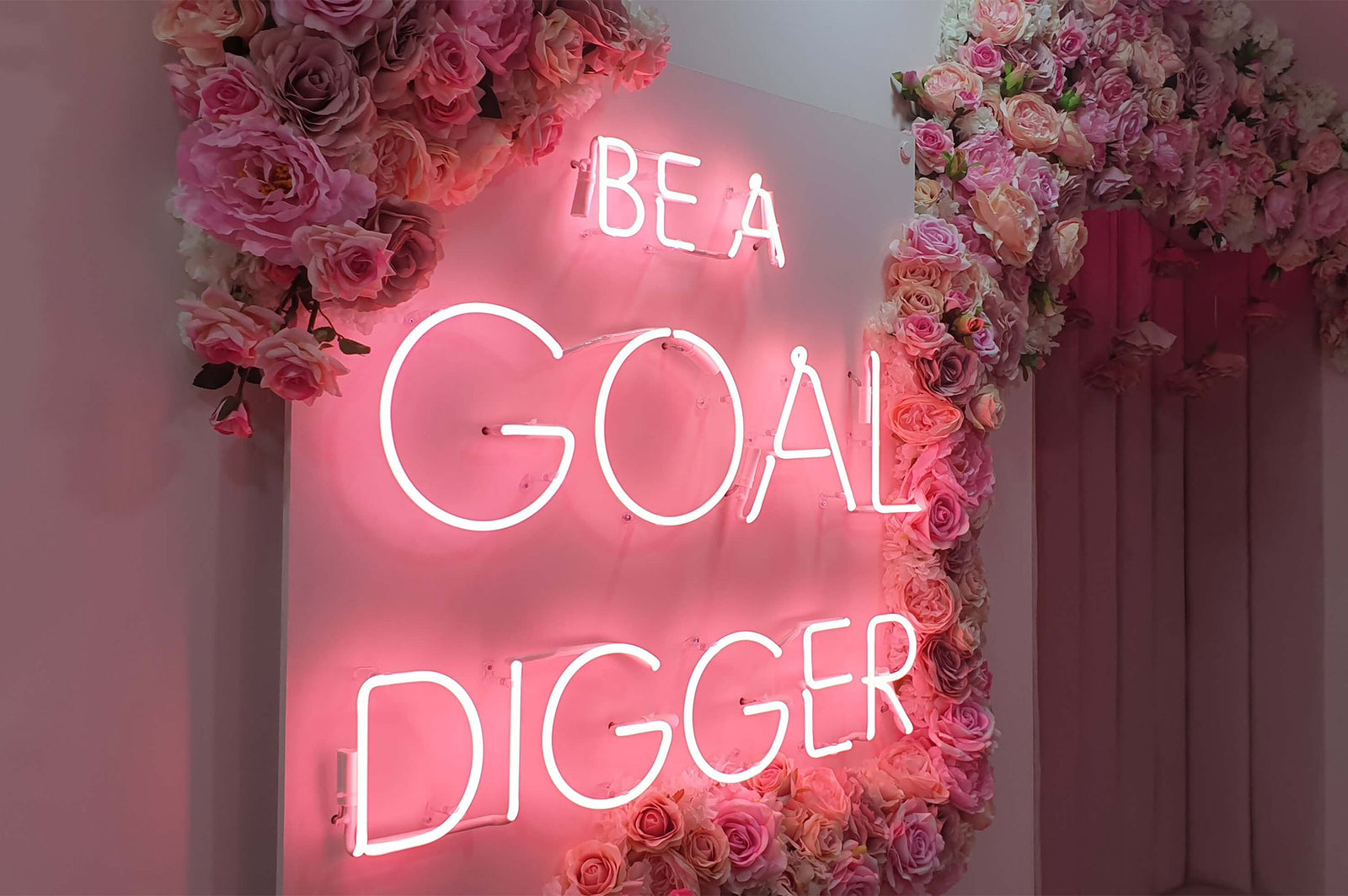 The Best Neon Signs for Beauty Salons