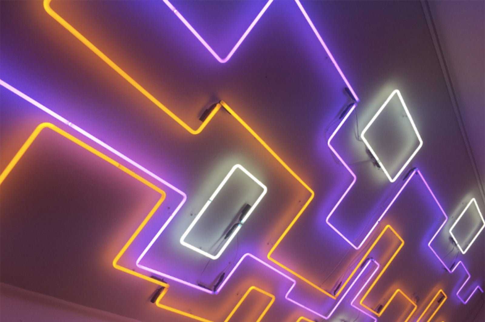 Using Neon as Architectural Lighting
