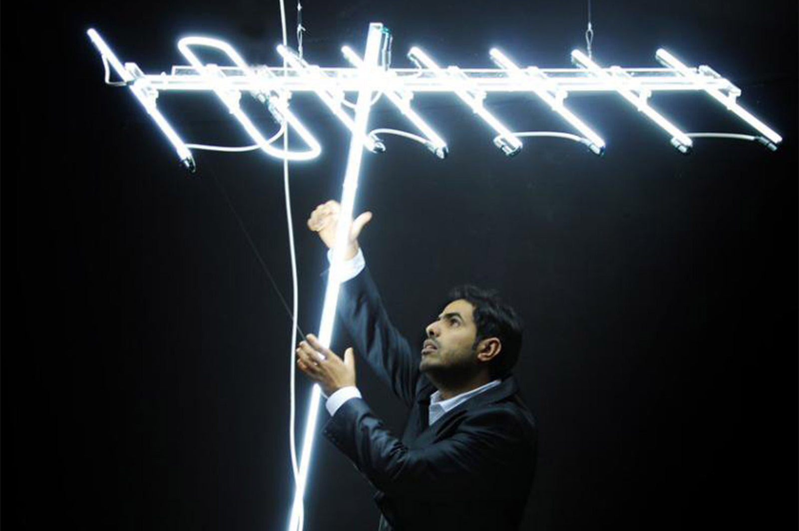 Neon Safety: Handling Neon Signs