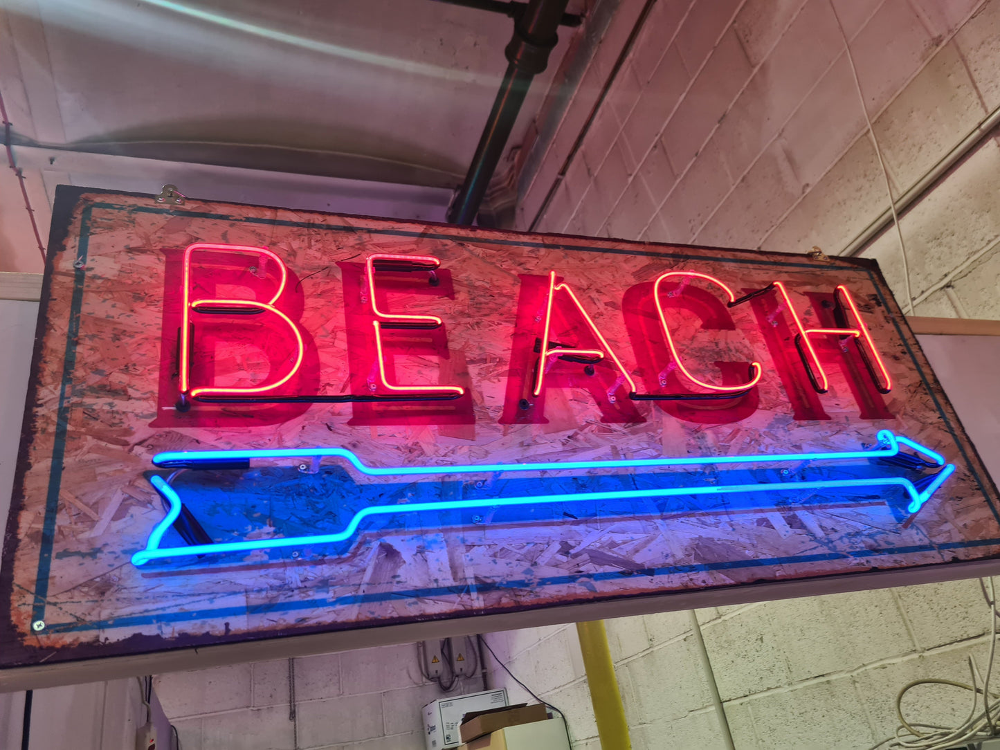 BEACH Neon Sign