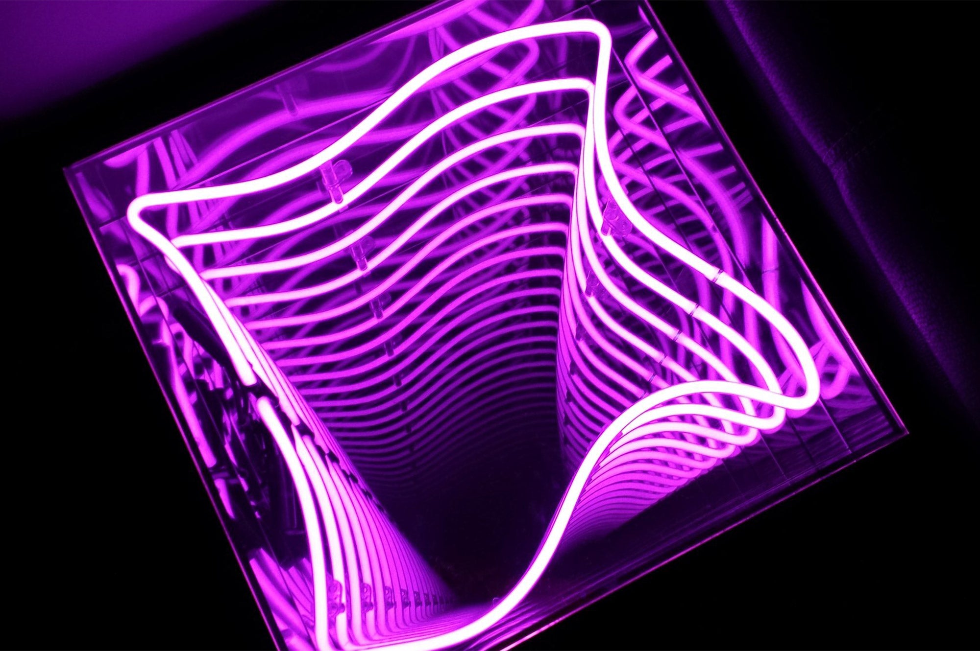 Infinity Table Squiggle Square Neon Sign