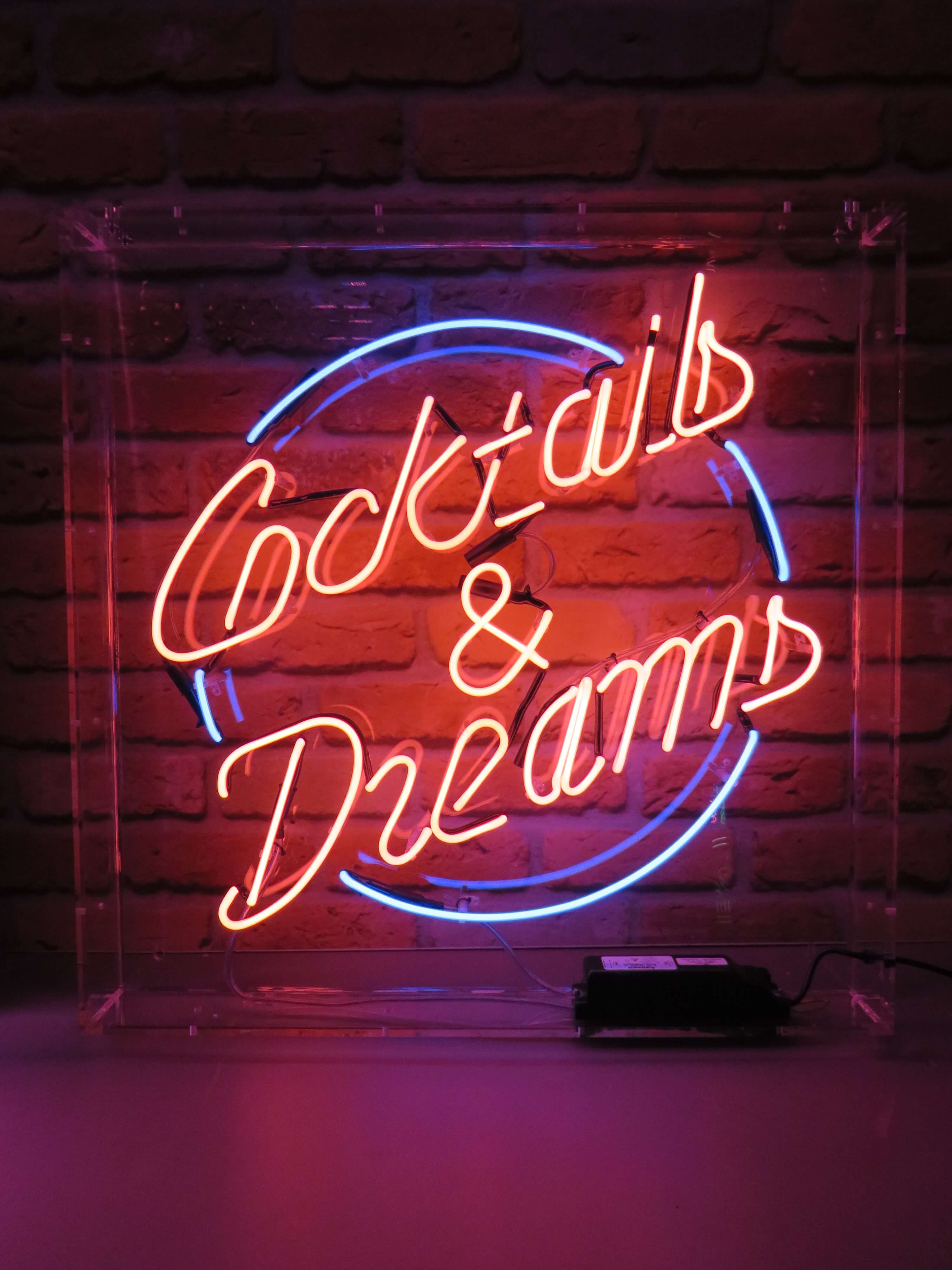 Cocktails & Dreams ネオンライト Cocktails & Dreams Neon Sign | Neon Creation