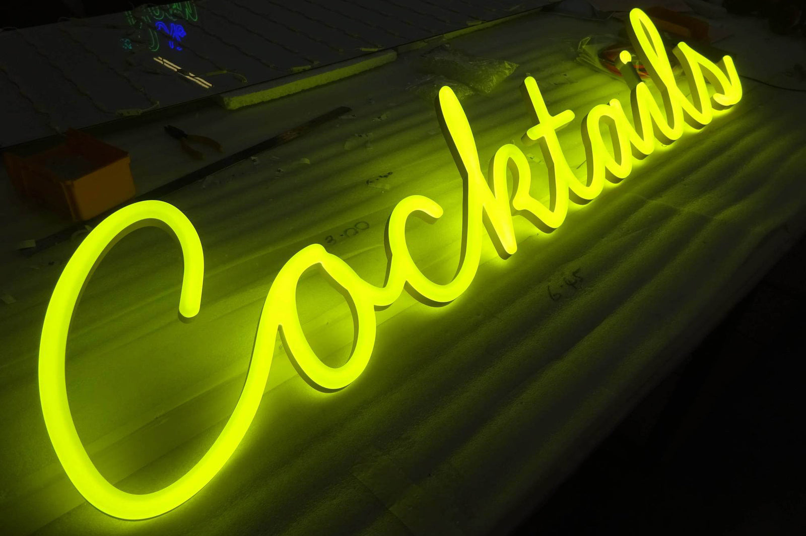 Cocktails Premium LED Sign