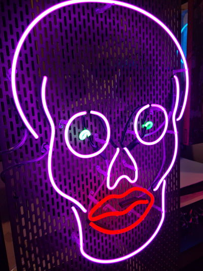 Lippy Skull Neon Sign